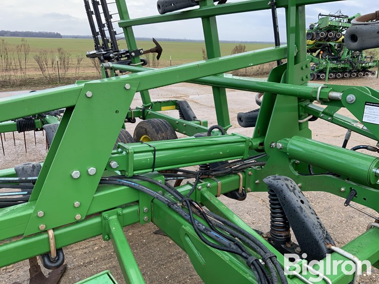 2021-john-deere-2430-image-19