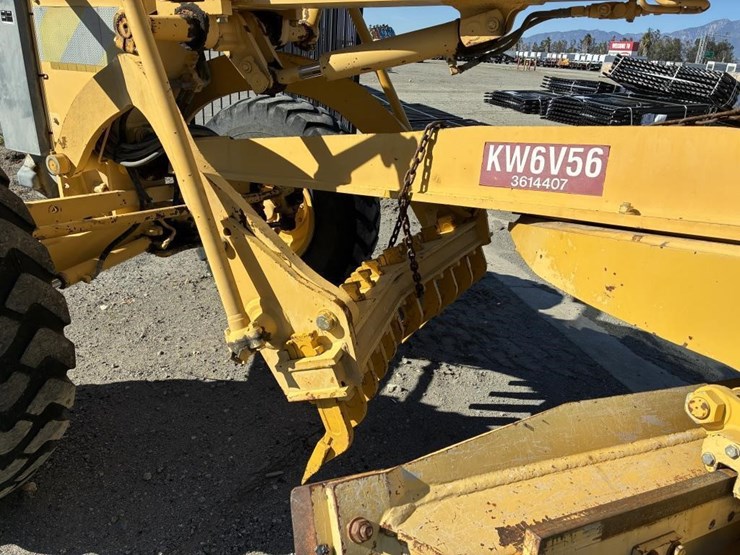 2004-komatsu-gd555-image-8