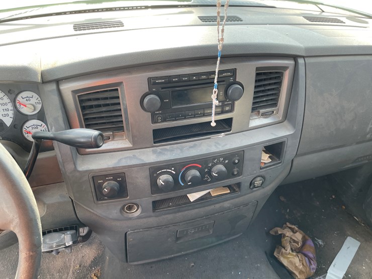 2006-dodge-3500-image-9