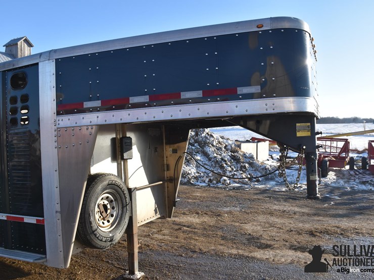 2020-wilson-livestock-trailer-image-11