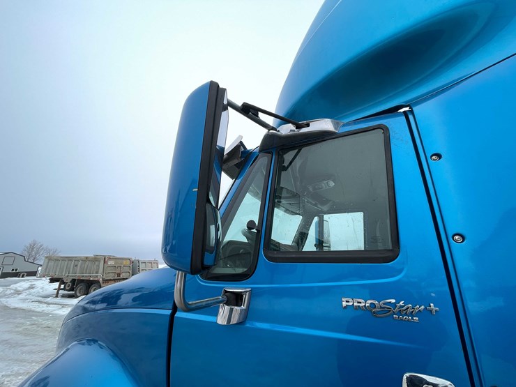 2014-international-prostar-image-59