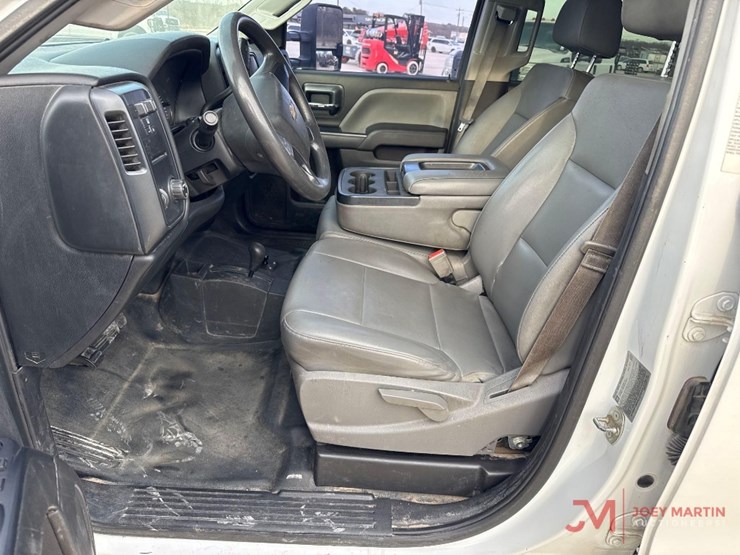 2016-chevrolet-silverado-3500-image-34