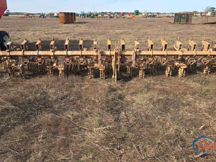 6-row-spider-cultivator-image-1