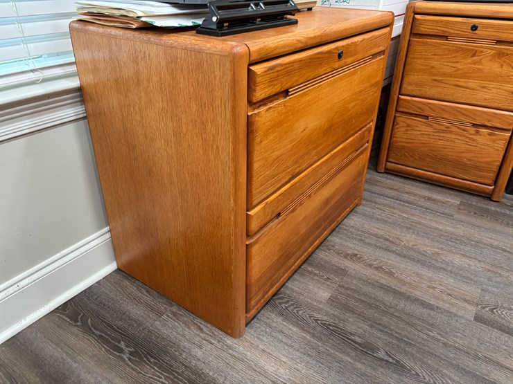 #203-•-desk-with-matching-file-cabinets-image-5