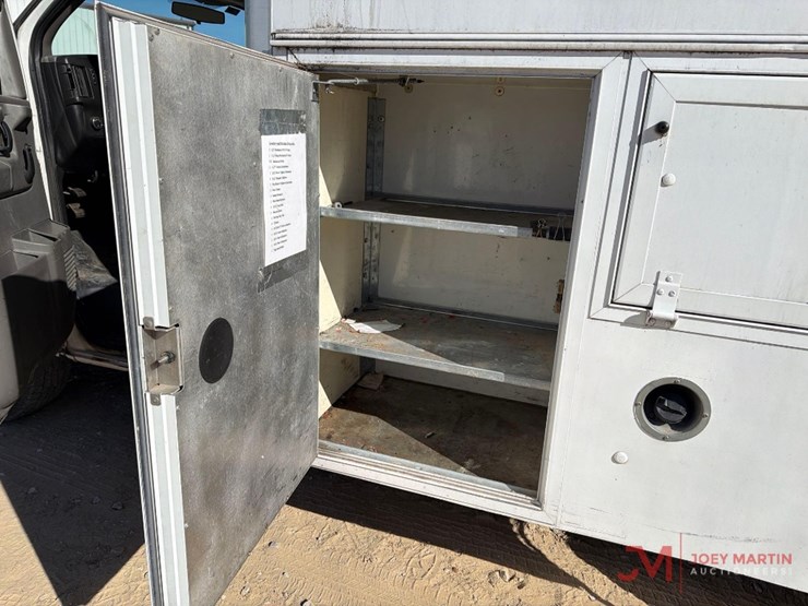 2013-chevrolet-3500-image-11