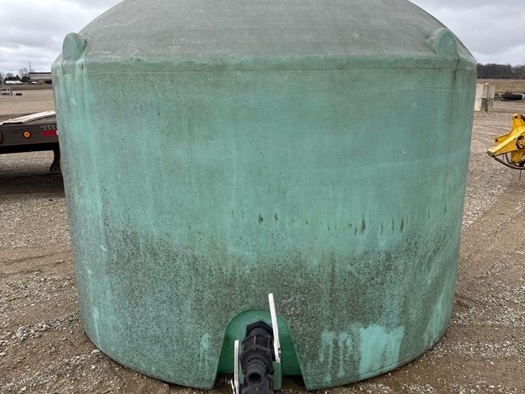 3151---1000-gal.-water-tank-image-1