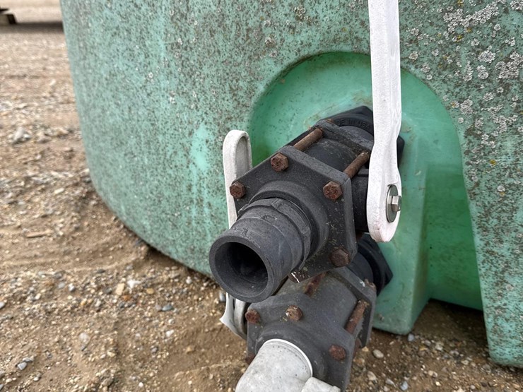 3151---1000-gal.-water-tank-image-2