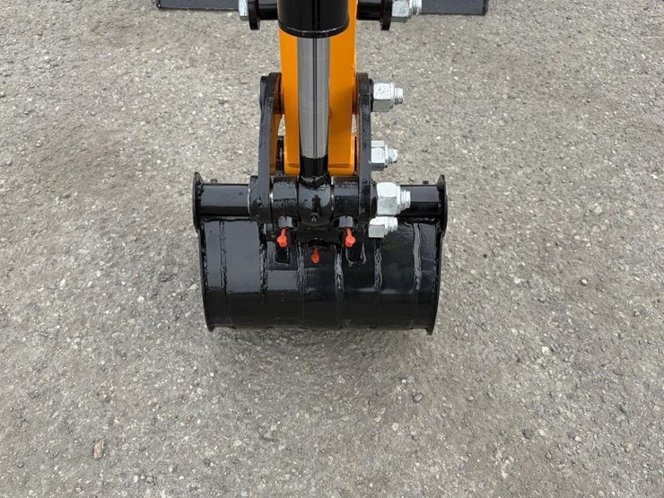 2025-vicsec-vc13-excavator-image-8