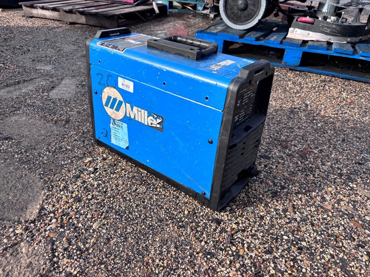#39-•-miller-cst250-welder-image-2