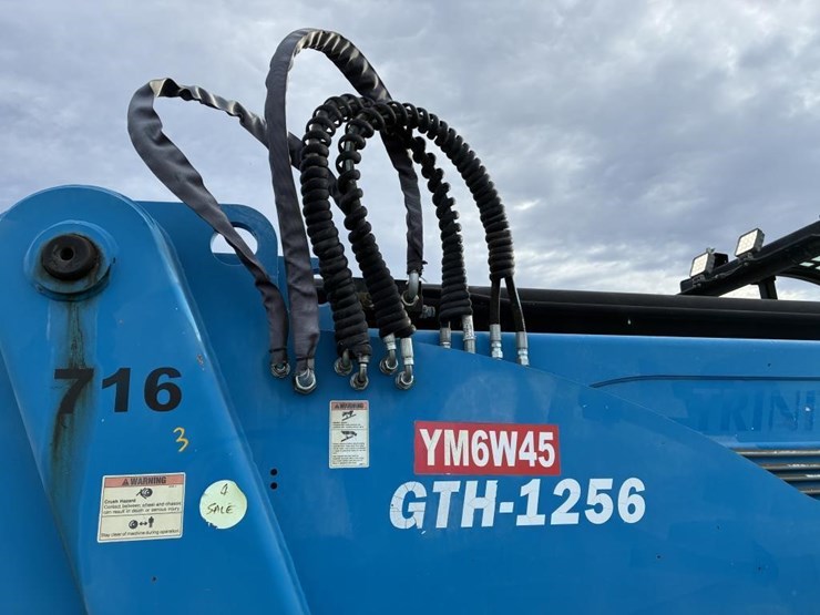 2015-genie-gth-10telescopic-reach-lift-image-14