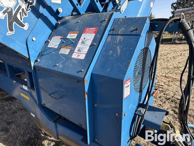 2010-kinze-1050-image-14