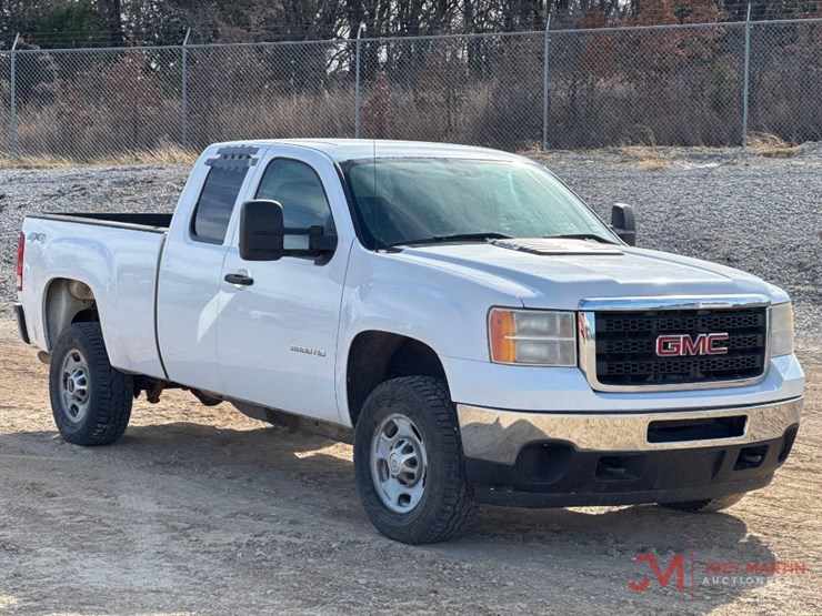 2012-gmc-sierra-2500-image-1