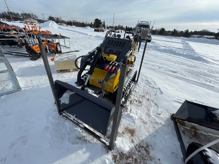 #158-•-landhero-mini-skid-steer-loader-(mosinee,-wi)-image-1