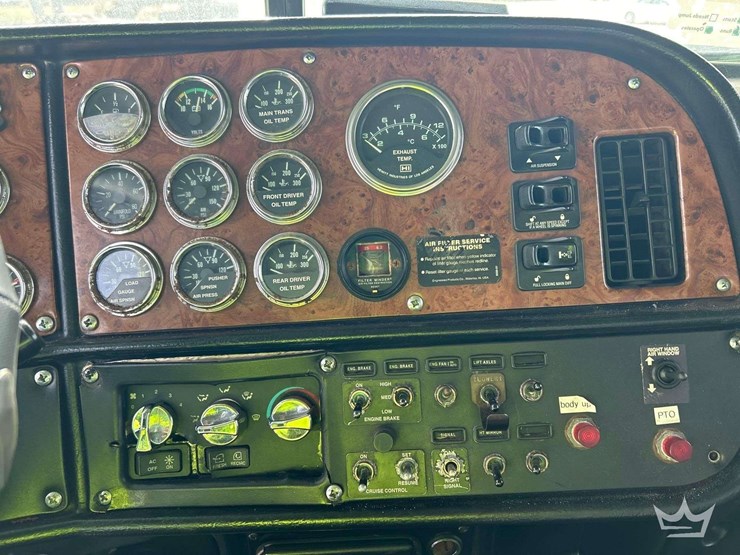 2004-peterbilt-357-image-16