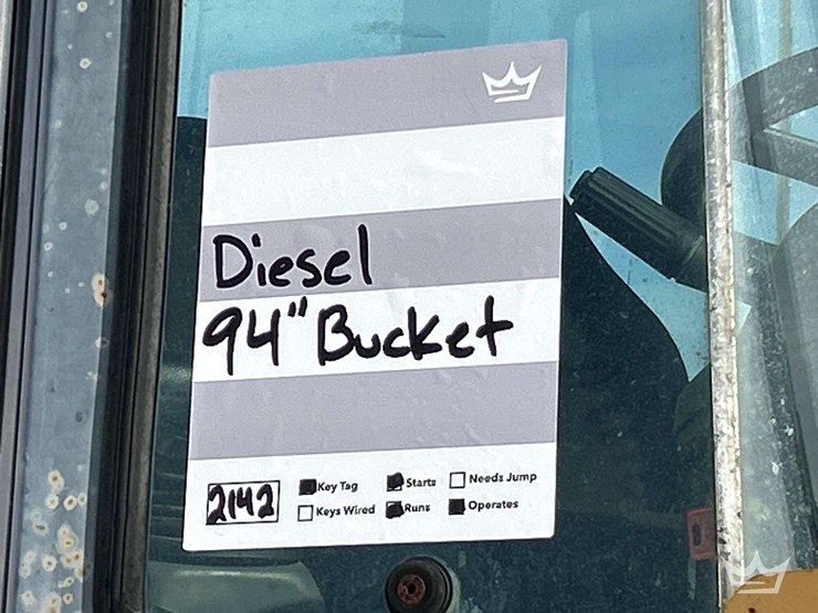 2004-deere-324h-image-30