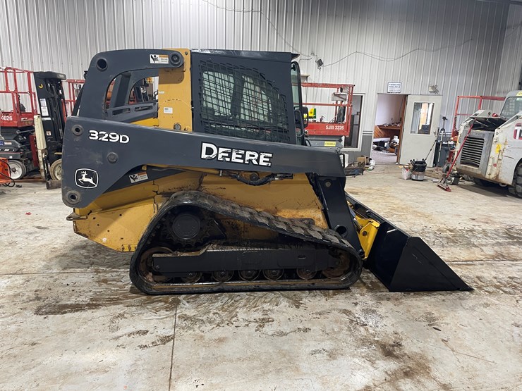 2011-john-deere-329d-image-4