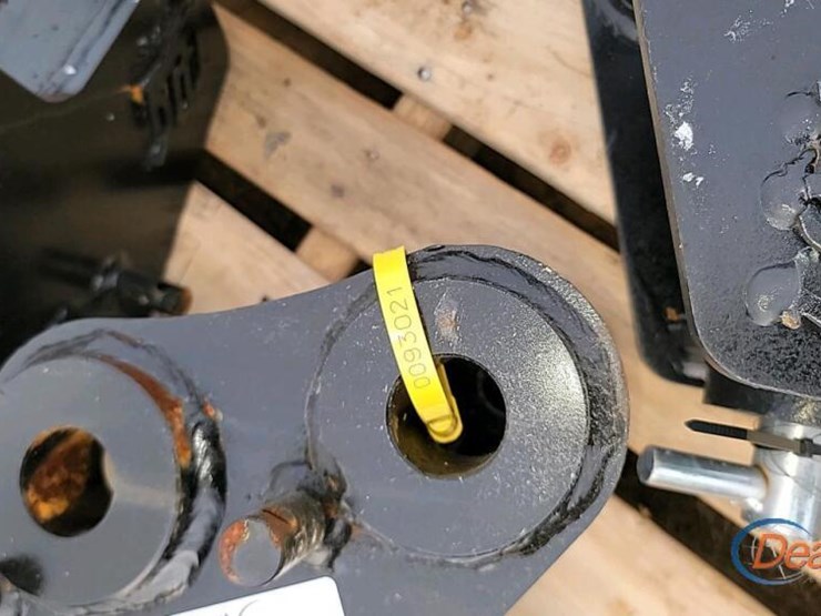 (4)-excavator-quick-connects-image-3