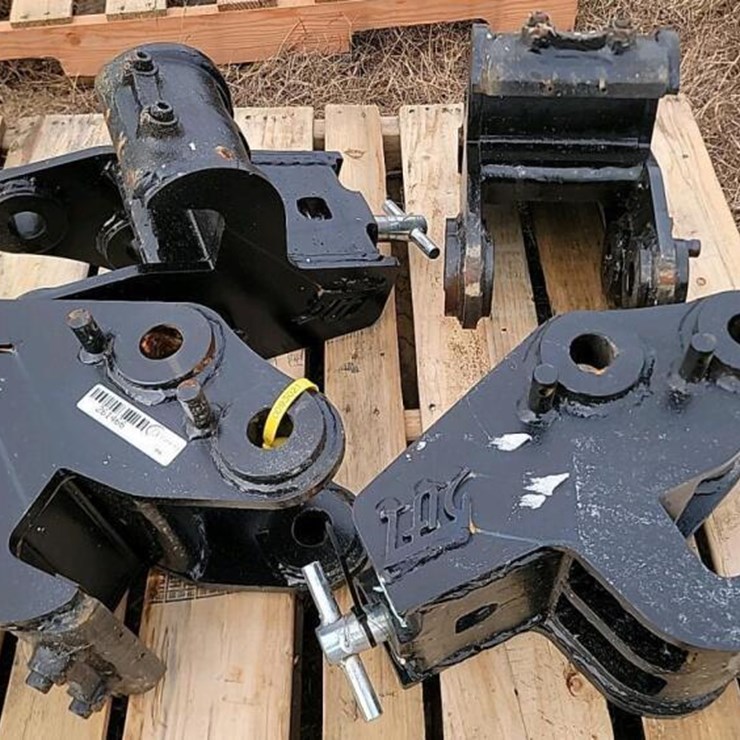 (4) EXCAVATOR QUICK CONNECTS