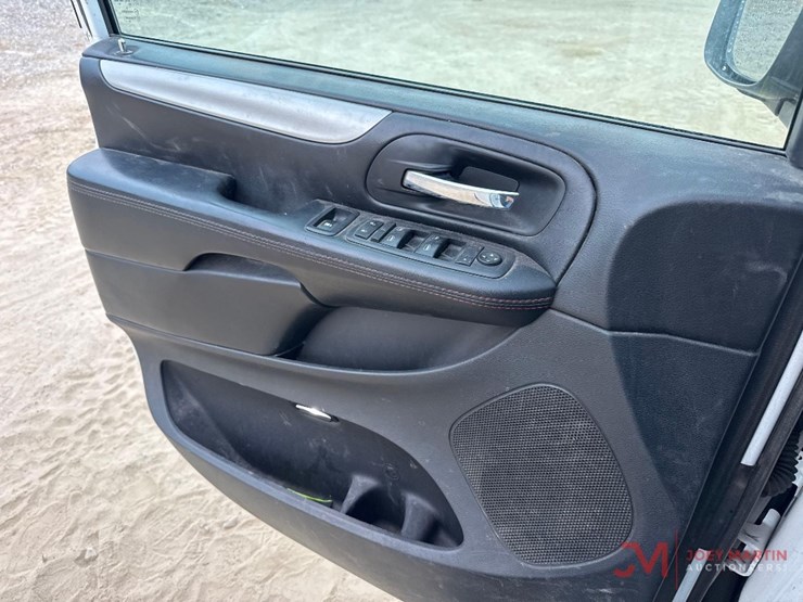 2019-dodge-grand-caravan-image-26