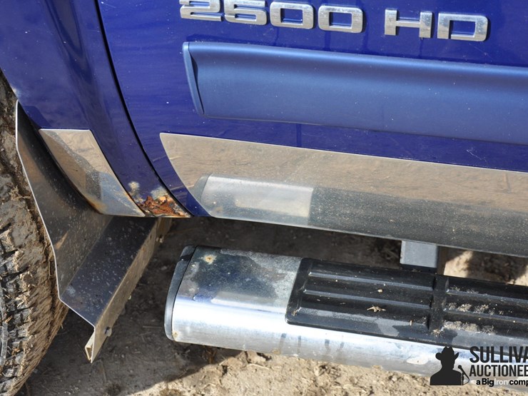 2014-chevrolet-silverado-2500-image-15