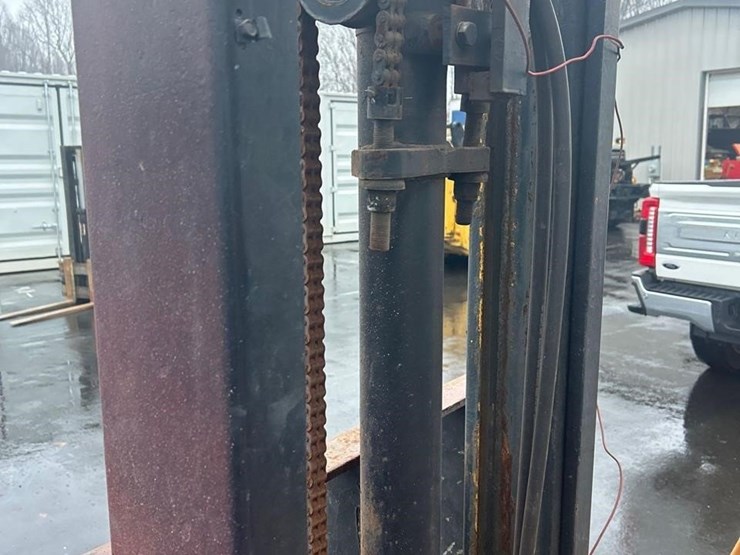 hyster-diesel-forklift-1192-image-9