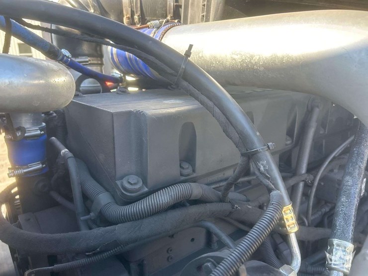 2016-kenworth-t680-image-26