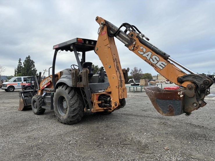 2018-case-580sn-image-4