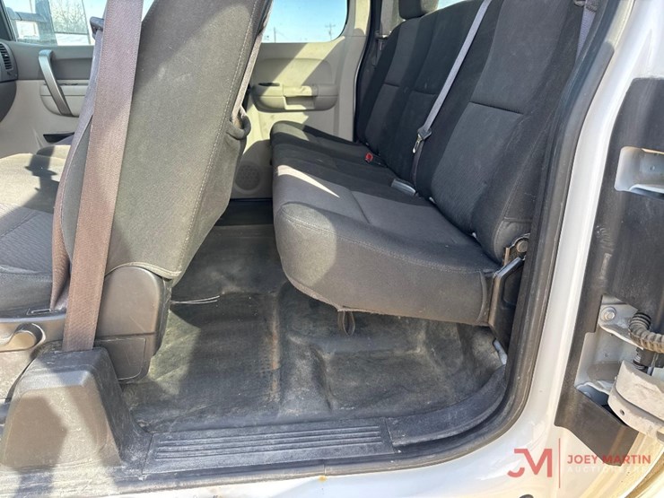 2012-gmc-sierra-2500-image-19