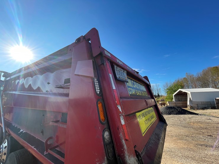#312-•-2003-freightliner-dump-truck-(has-wi-title)-(denmark,-wi)-image-21