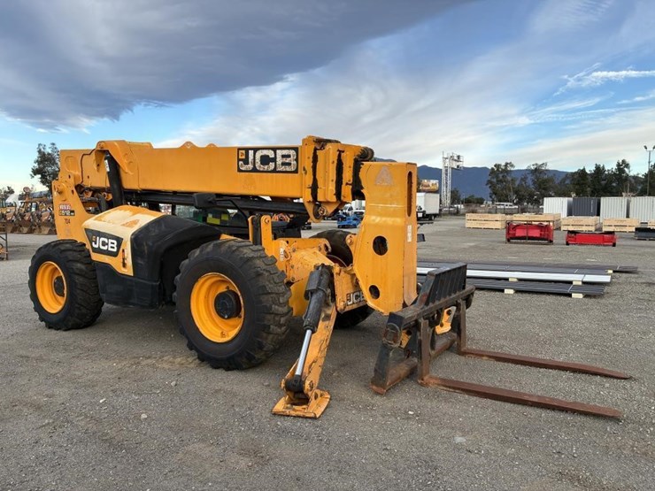 jcb-telescopic-reach-lift-image-2