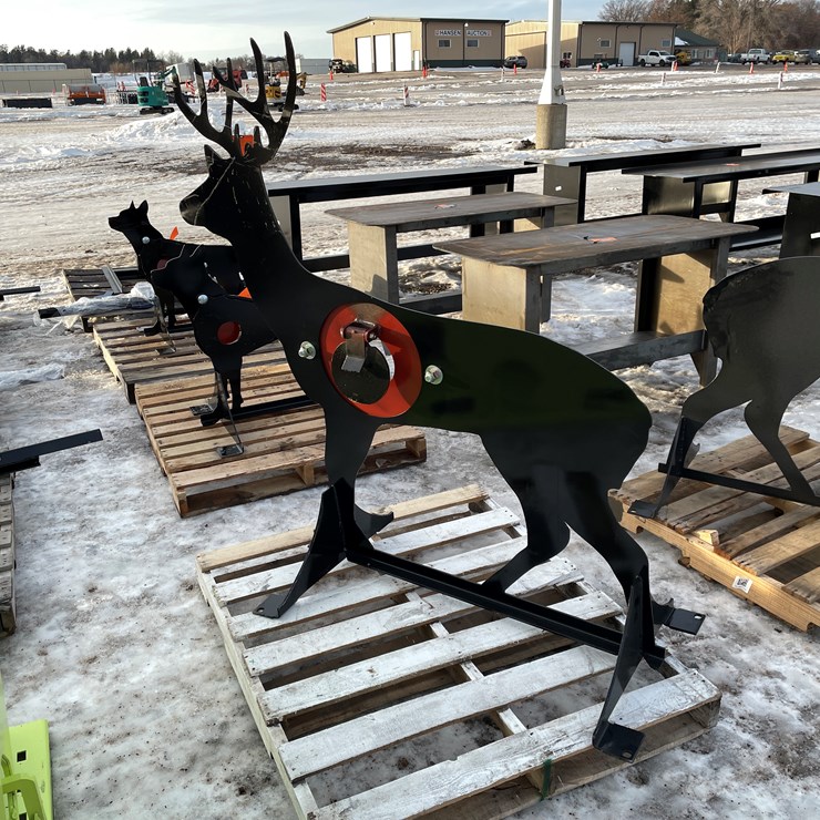 #18058 • Steel Deer Shooting Target (Princeton, MN)