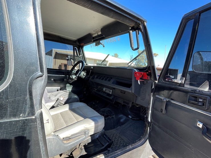 1995-jeep-wrangler-image-75