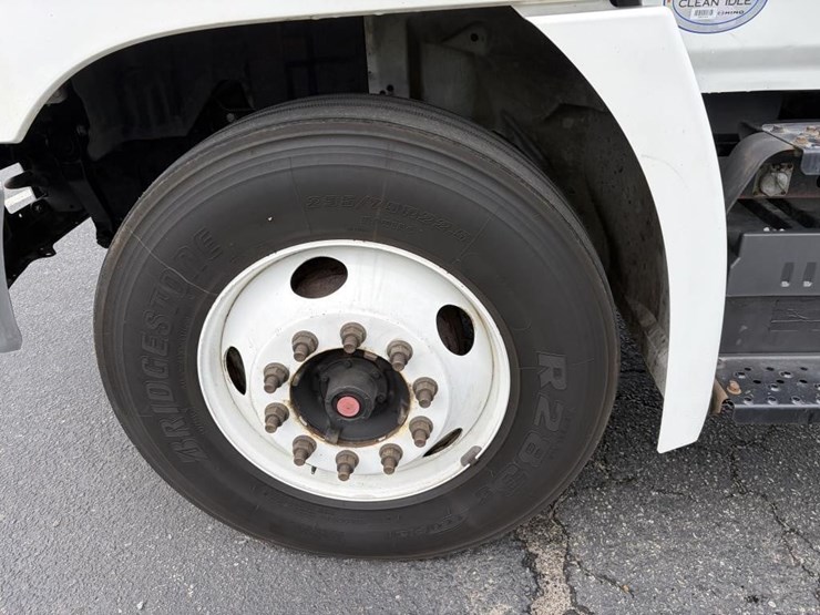 2016-hino-box-truck-image-11