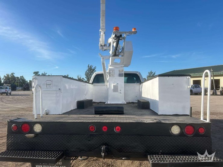 2012-ford-f550-image-12