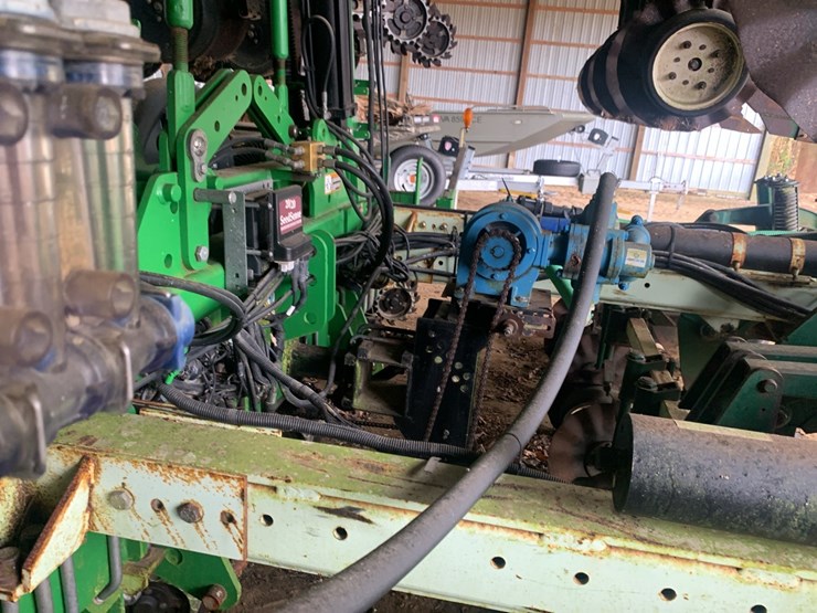 john-deere-1725-image-25