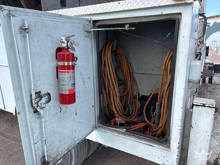 2001-liftmoore-6036-image-20