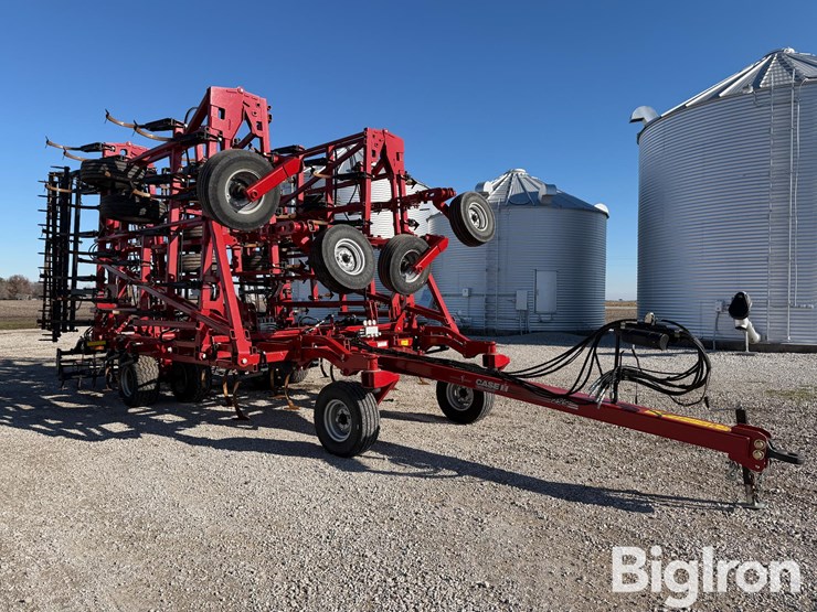 2023-case-ih-255-image-3