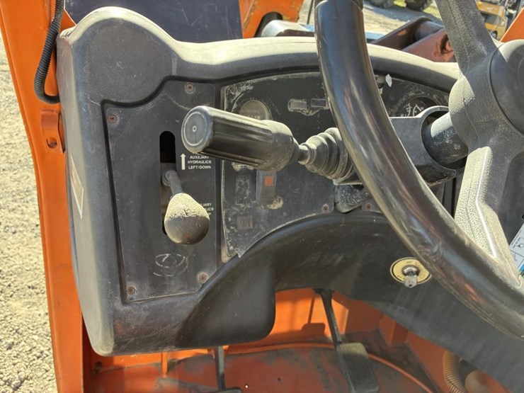 2006-jlg-g9-43a-image-21