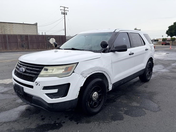 2017-ford-explorer-image-1