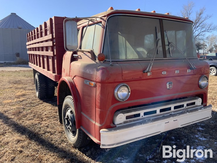 1975-ford-c600-image-12