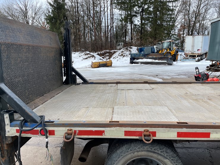 #350-•-12'-aluminum-flatbed-with-tommy-lift-gate-(custer,wi)-image-13
