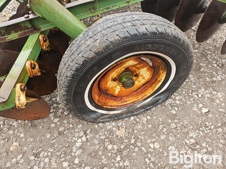 john-deere-8-image-16