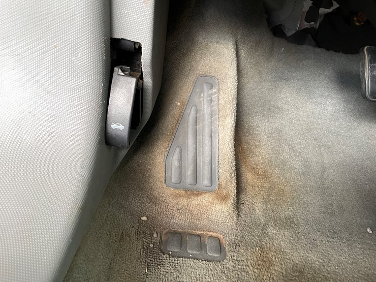 #108-•-2008-chrysler-sebring-(nm-title-in-delay)-image-30