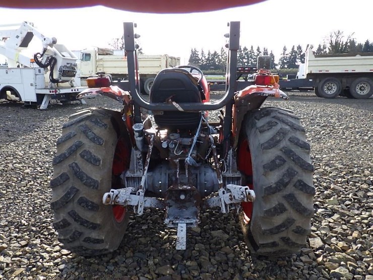 kubota-tractor-image-6