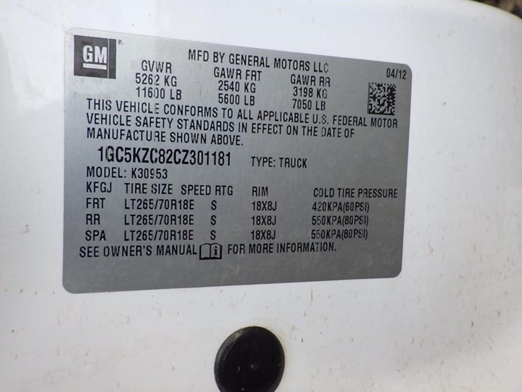 2012-chevrolet-3500-image-32