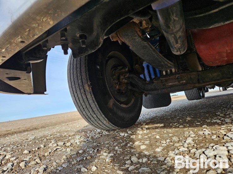 2013-peterbilt-386-image-11