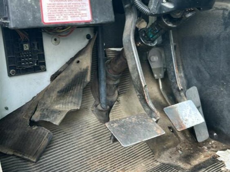 1998-international-4700-image-12