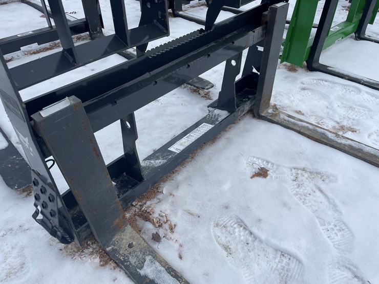 bobcat-pallet-fork-image-10