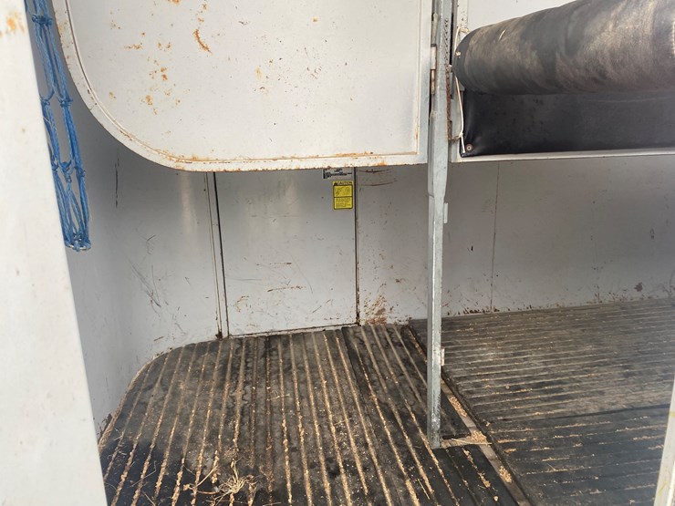 #370-•-1985-trail-et-2-horse-bumper-pull-trailer-(has-il-title)-(helenville,-wi)-image-12