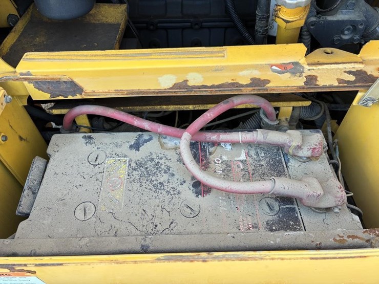 2004-komatsu-gd555-image-17